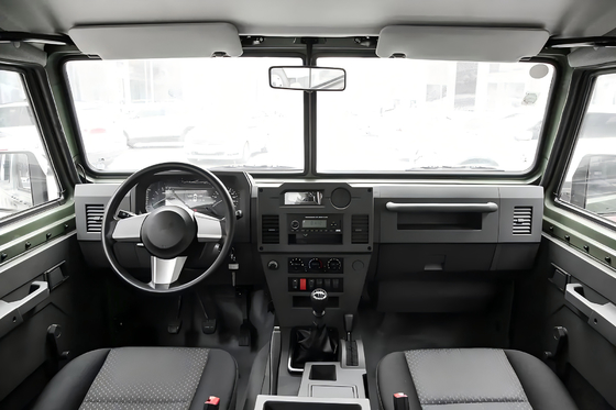سفارشی سازی جاده ای BJ2036 مدل 4x4 IVECO دیزل 136hp SUV 4WD 5 صندلی فرماندهی