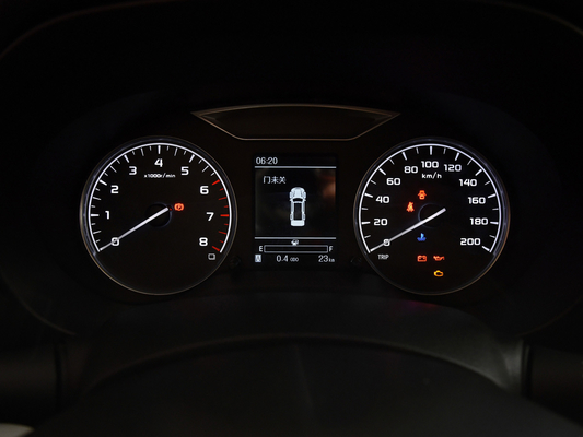 پیکاپ SUV 4 درب دو چرخ متحرک 5 صندلی 1.8 لیتری بنزینی توربو حداکثر سرعت 160 کیلومتر در ساعت