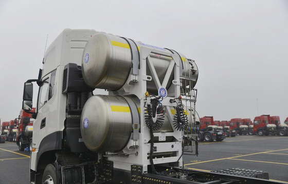 محصولات حمل و نقل LNG CNG Tractor Trailer 500HP Engine Traction جرم 32.4 تن