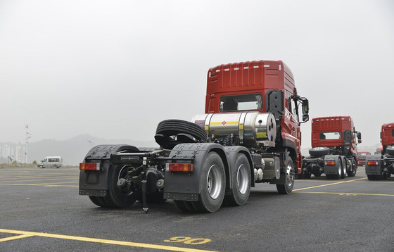 Traction Mass 40 تن کامیون های حمل و نقل LNG 6x4 تراکتور موتور جابجایی بالا